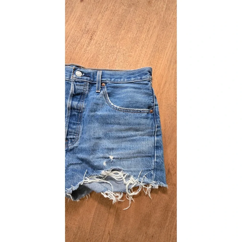 VINTAGE LEVIS BIG E 32 stone wash‎ blue button fly cutoff jean shorts farmcore